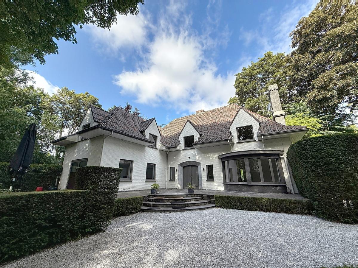 Hulpe/BDC : Magnifique villa 5 chambres terrain de 35 ares