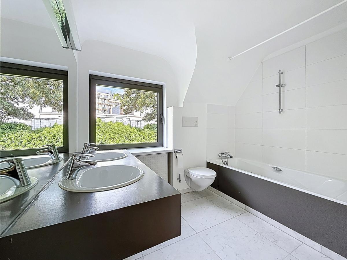 Hulpe/BDC : Magnifique villa 5 chambres terrain de 35 ares