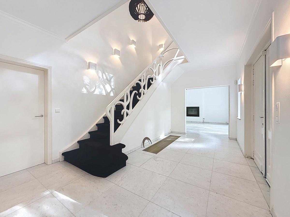 Hulpe/BDC : Magnifique villa 5 chambres terrain de 35 ares