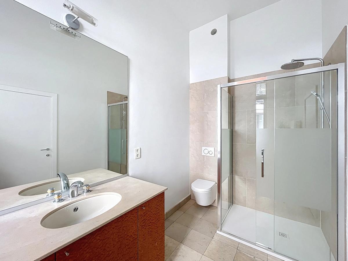 Quartier Européen : Magnifique appartement 2 chambres + bur