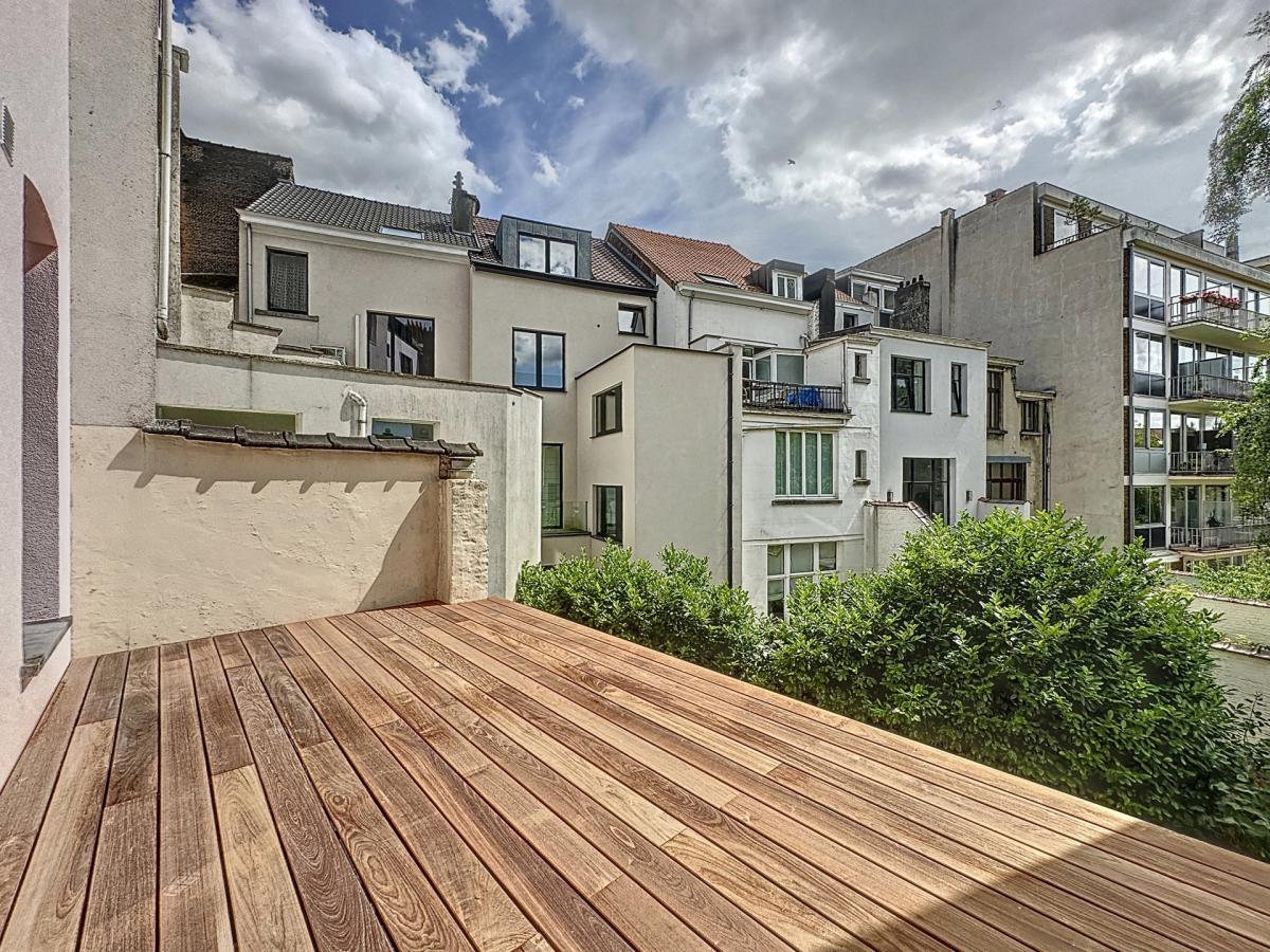 Américaine : Beau quadruplex remis à neuf + terrasses