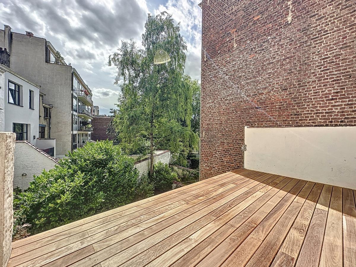 Américaine : Beau quadruplex remis à neuf + terrasses