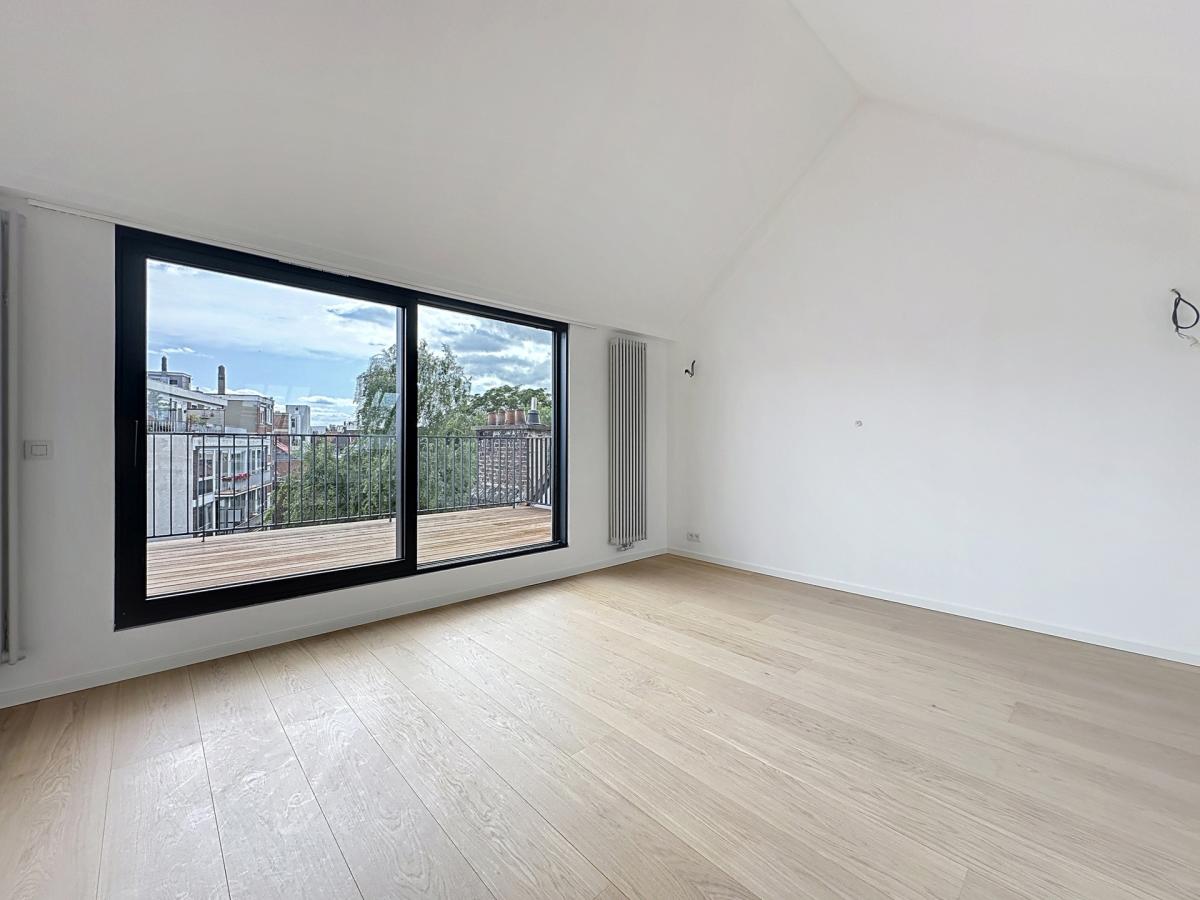 Américaine : Beau quadruplex remis à neuf + terrasses