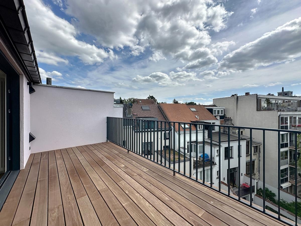 Américaine : Beau quadruplex remis à neuf + terrasses
