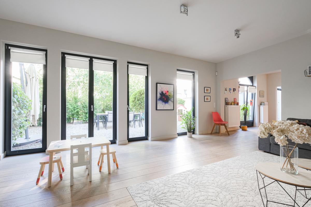 Châtelain : Magnifique arrière maison 3 chambres + bureau 
