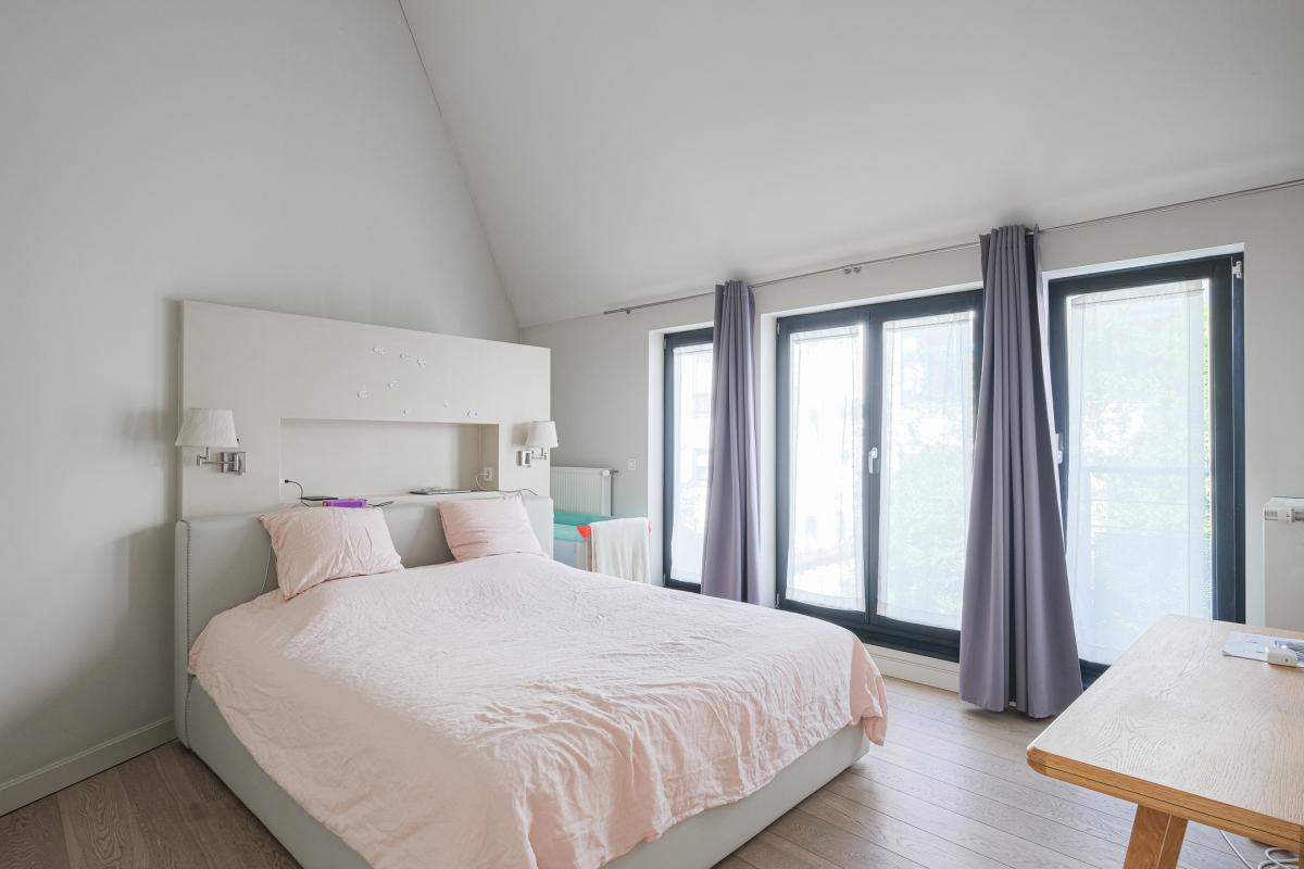 Châtelain : Magnifique arrière maison 3 chambres + bureau 