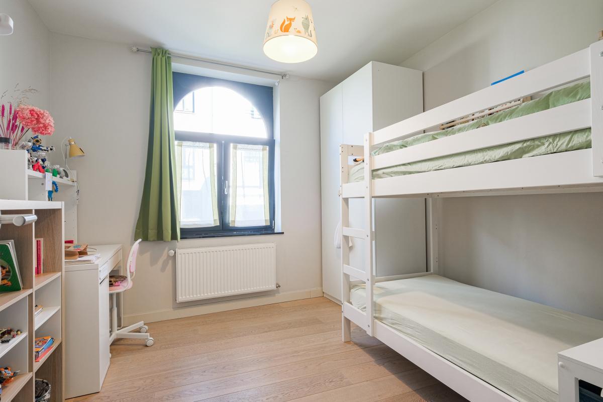 Châtelain : Magnifique arrière maison 3 chambres + bureau 