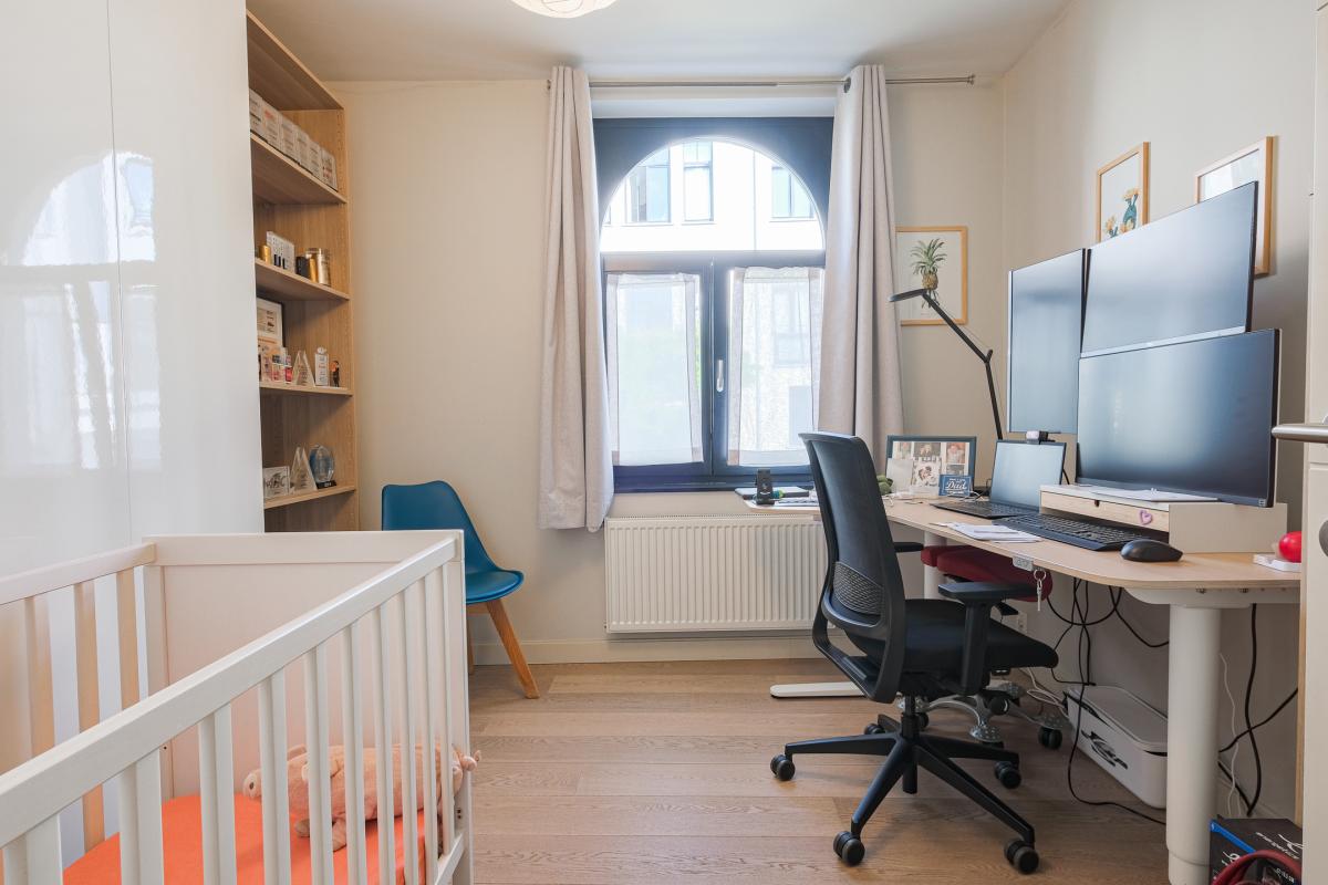 Châtelain : Magnifique arrière maison 3 chambres + bureau 