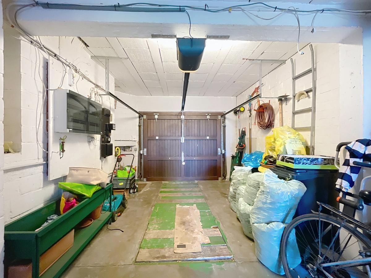 Saint-Job : Maison 4 chambres + bureau + jardin 