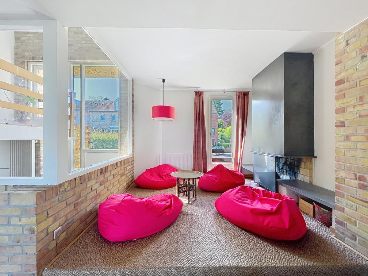 Saint-Job : Maison 4 chambres + bureau + jardin 