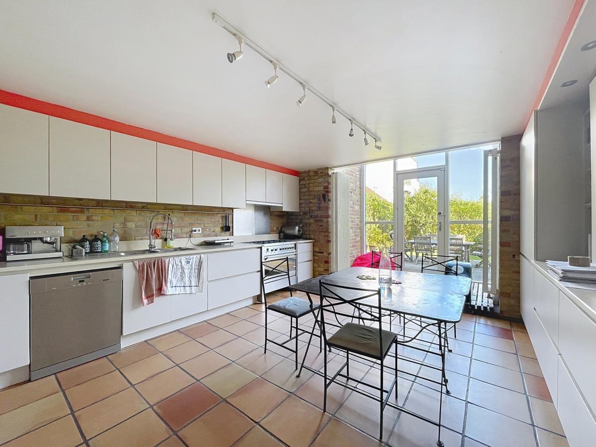 Saint-Job : Maison 4 chambres + bureau + jardin 