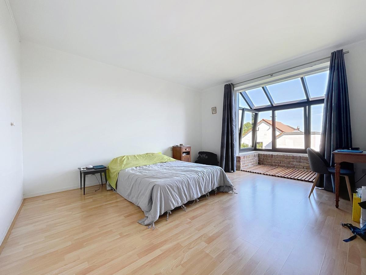 Saint-Job : Maison 4 chambres + bureau + jardin 