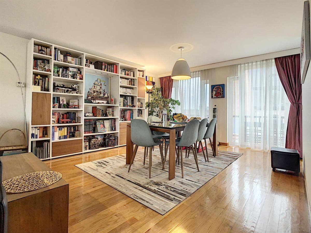 Sablon : Appartement Triplex 3 chambres + terrasse & parking