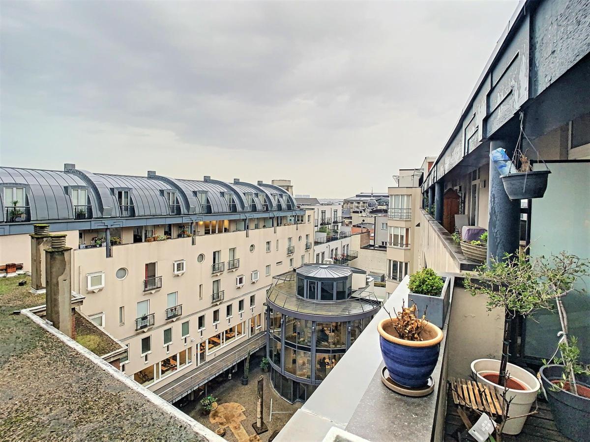 Sablon : Appartement Triplex 3 chambres + terrasse & parking