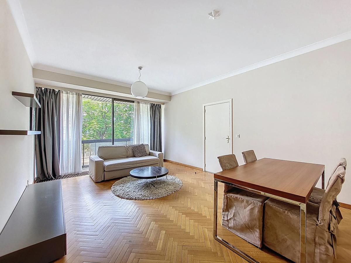 Churchill : Bel appartement meublé avec terrasse.