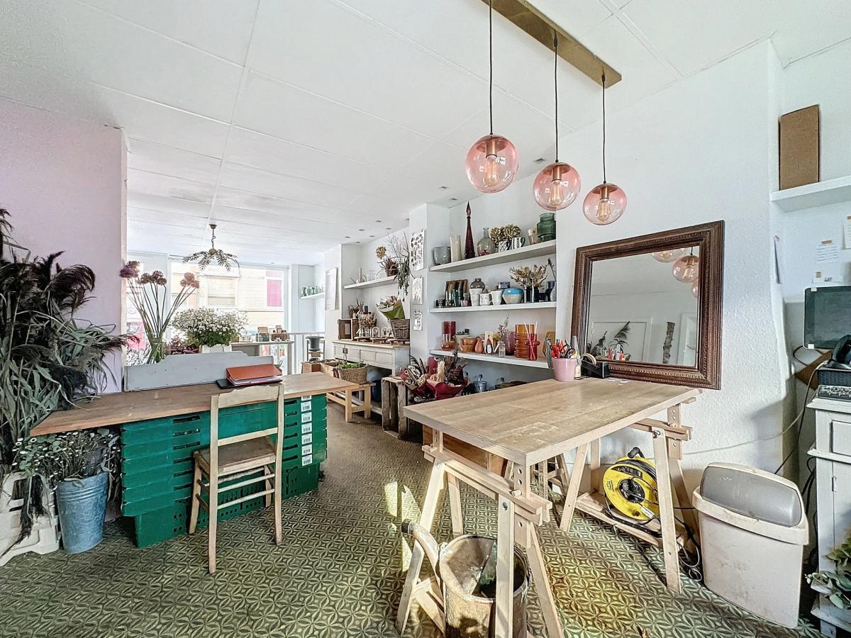 BOONDAEL : Superbe duplex rez-de-chaussée commercial