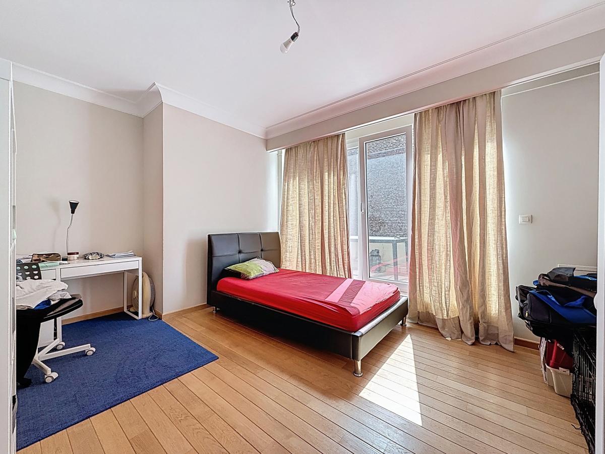 Churchill/BDC : Superbe appartement 4 chambres + terrasse