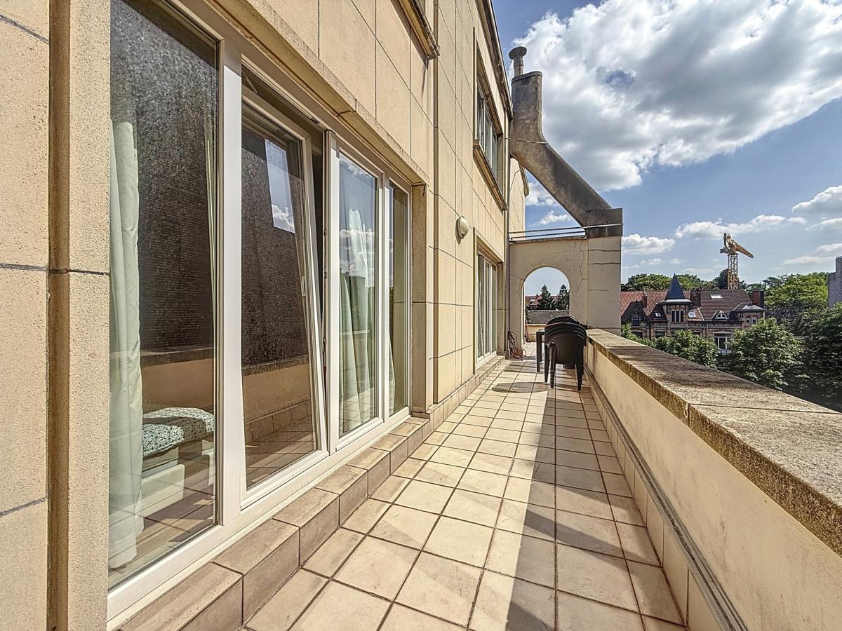 Churchill/BDC : Superbe appartement 4 chambres + terrasse