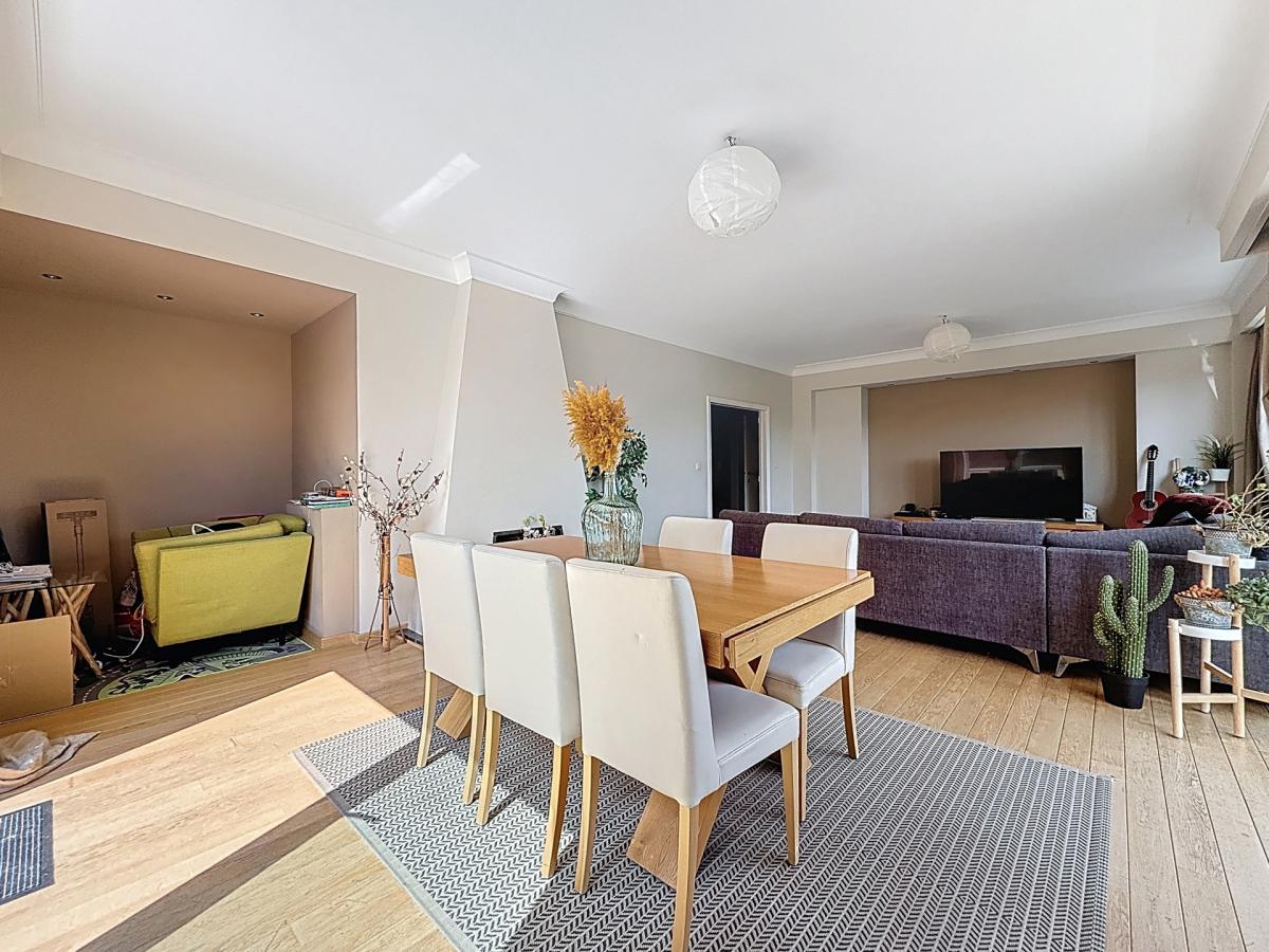 Churchill/BDC : Superbe appartement 4 chambres + terrasse