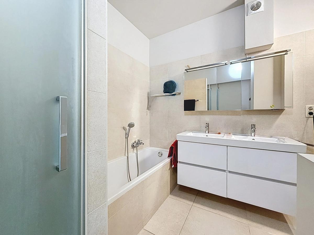 Churchill/BDC : Superbe appartement 4 chambres + terrasse