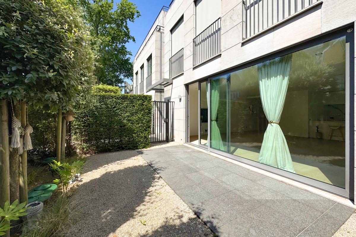 Rez-de-chaussée 2 chambres + jardin + box de garage