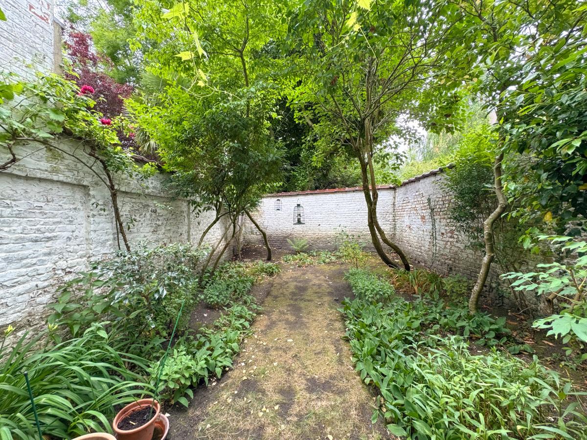 Pl. Brugmann: maison 3 chambres - 2 bureaux avec jardin Sud