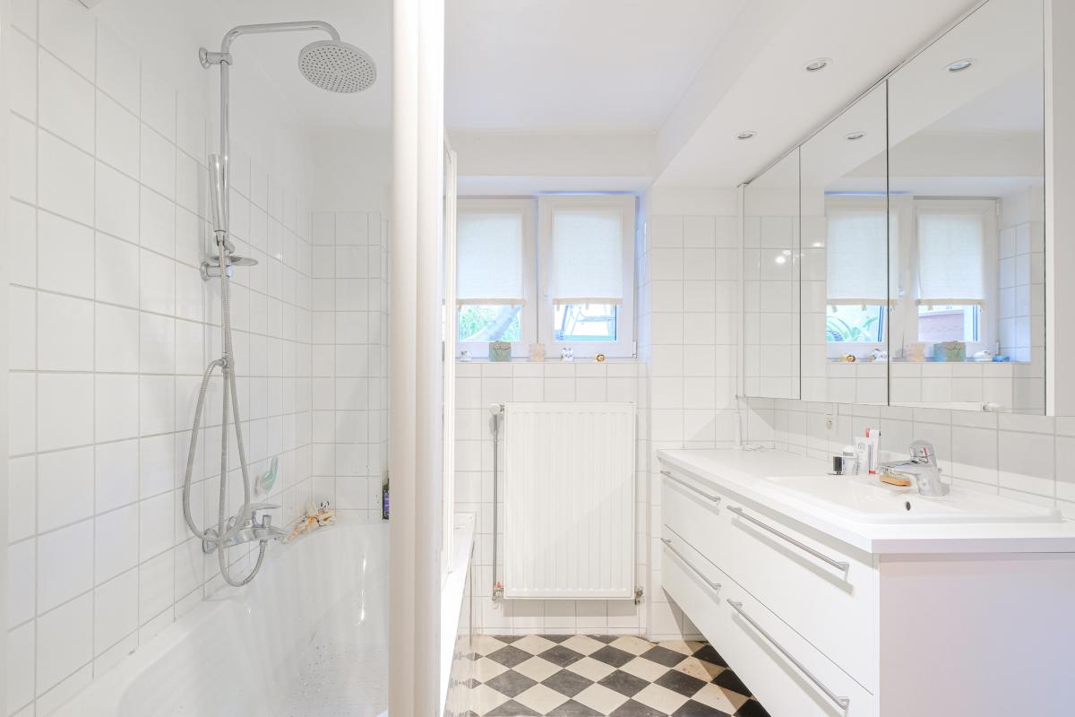Pl. Brugmann: maison 3 chambres - 2 bureaux avec jardin Sud