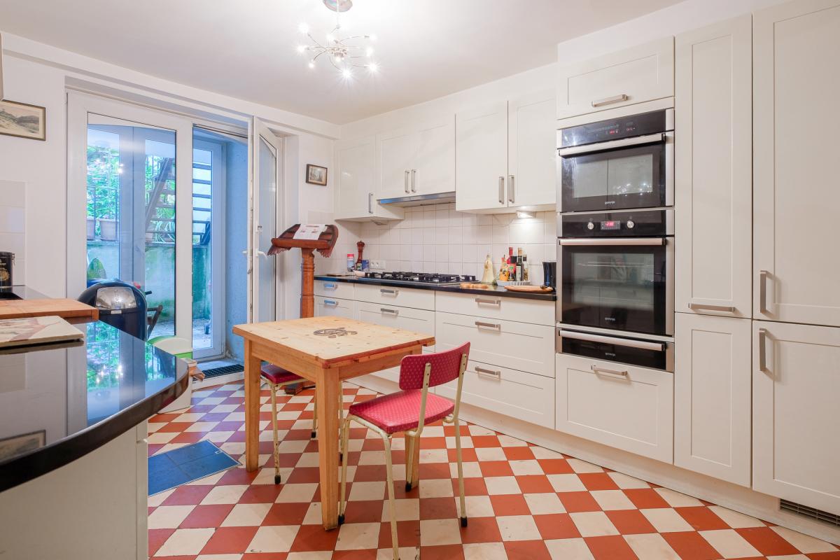 Pl. Brugmann: maison 3 chambres - 2 bureaux avec jardin Sud
