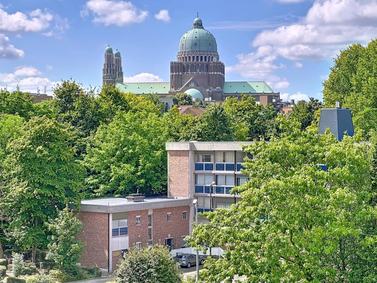 Expo Universelle : Superbe appartement de 2 chambres +balcon