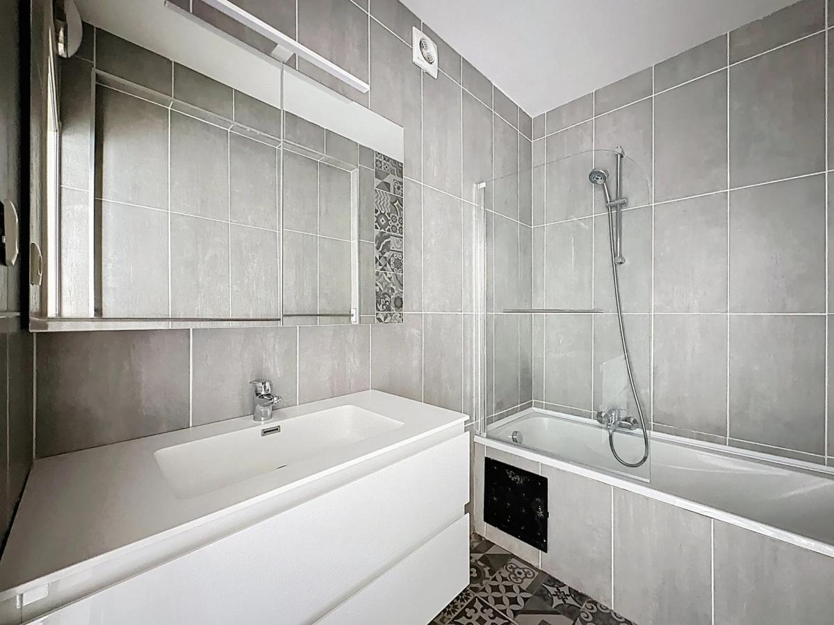 Expo Universelle : Superbe appartement de 2 chambres +balcon