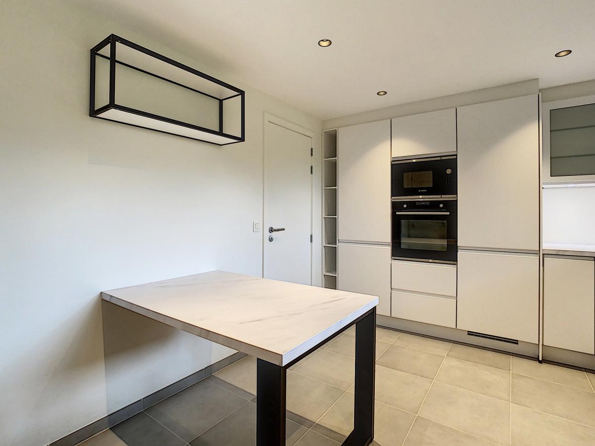 Vert-Chasseur : Bel appartement en parfait état + terrasse