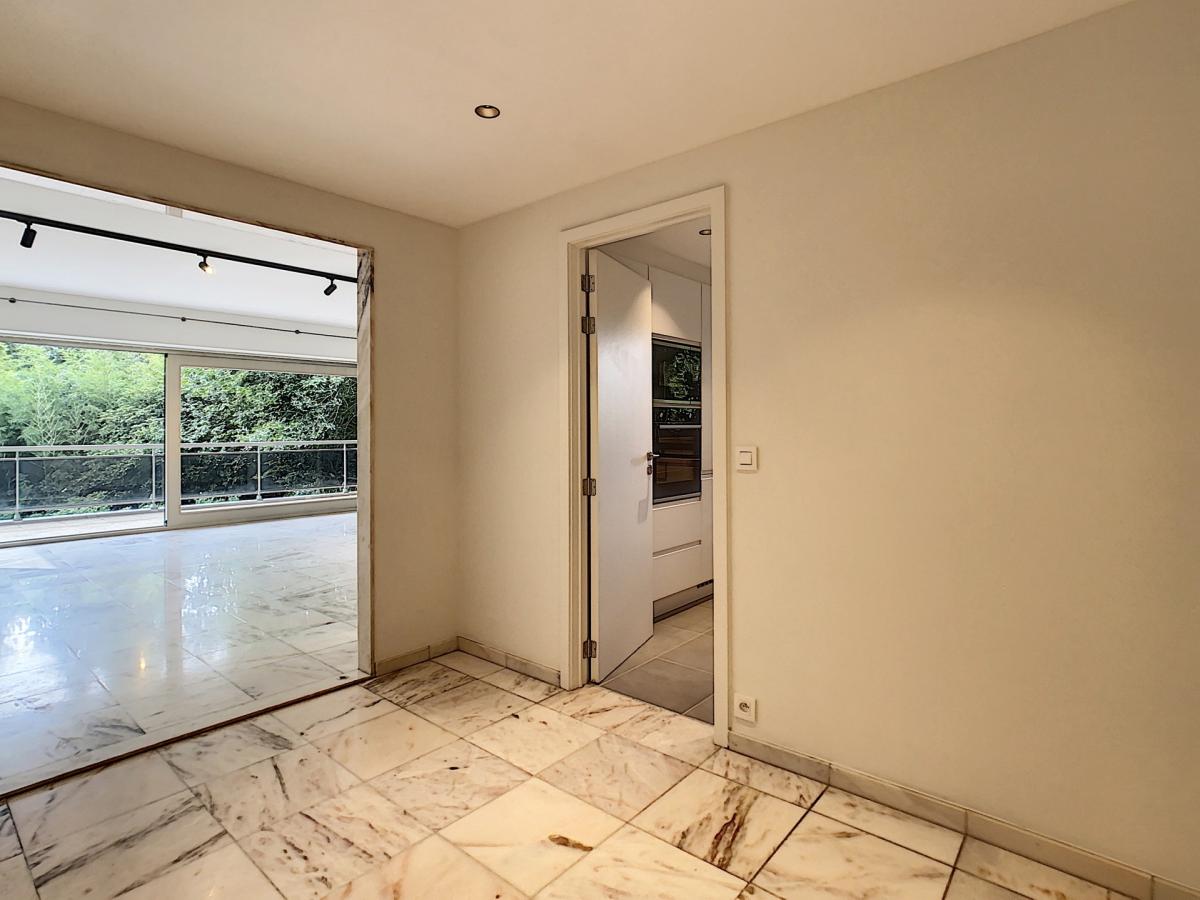 Vert-Chasseur : Bel appartement en parfait état + terrasse