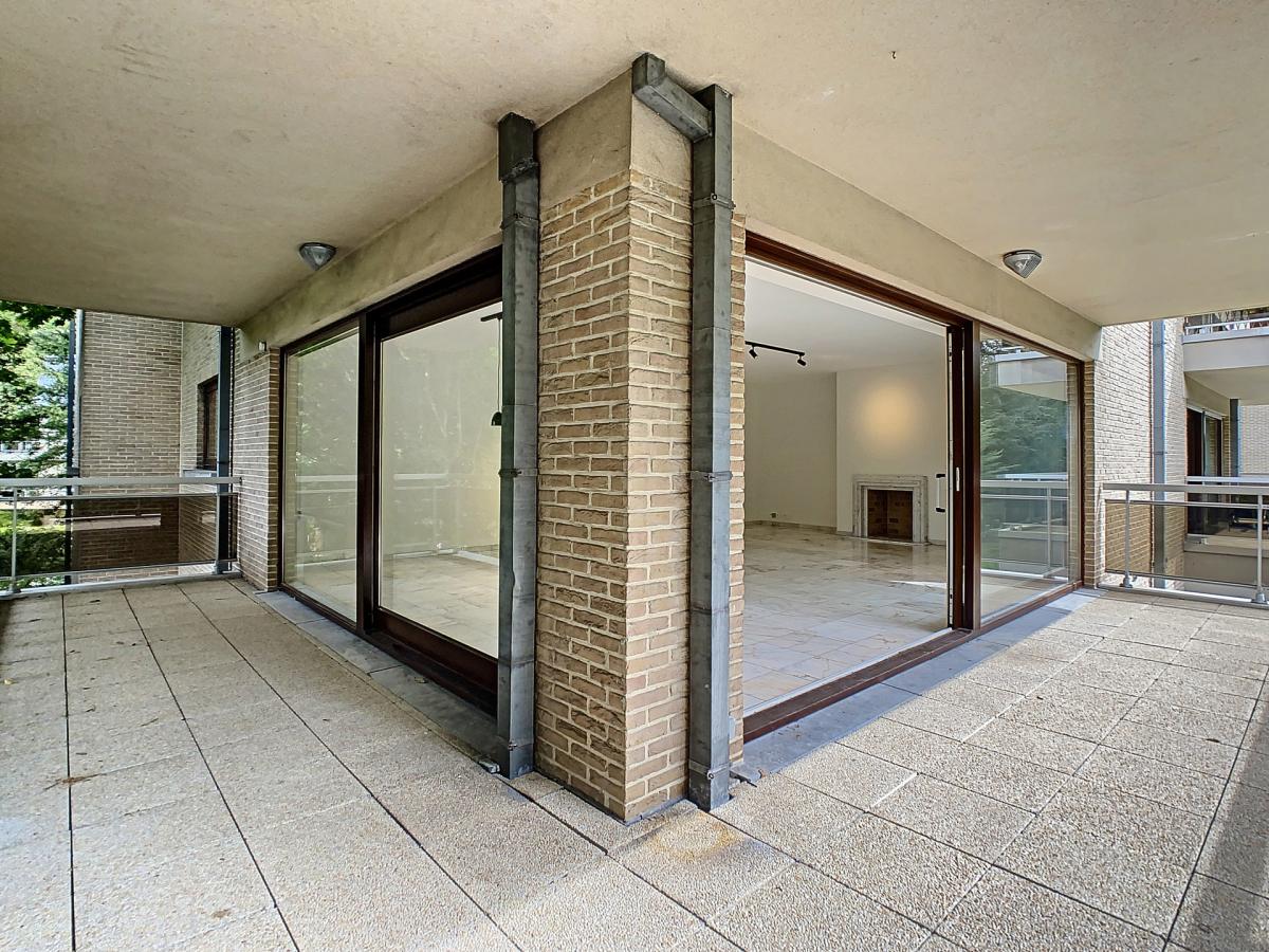 Vert-Chasseur : Bel appartement en parfait état + terrasse