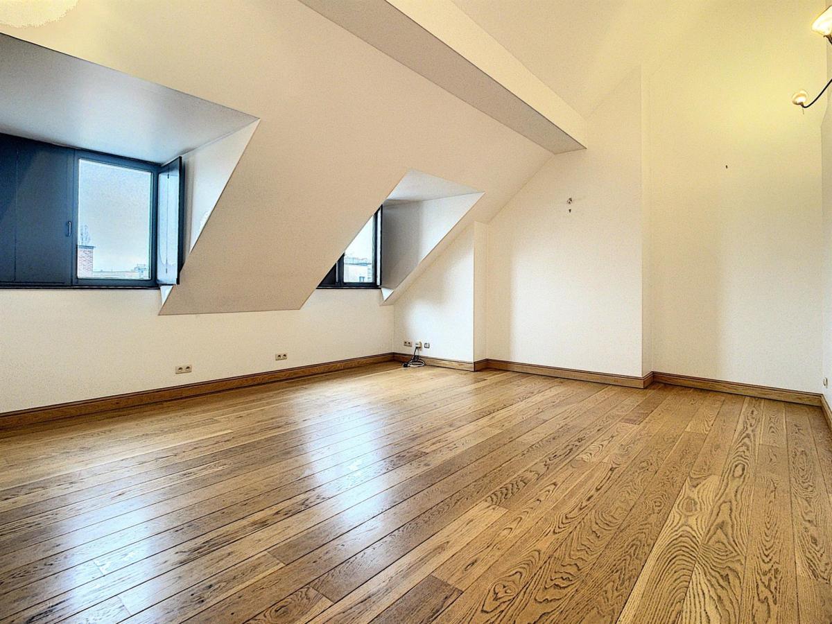 Dansaert : Magnifique duplex 2 ch. avec parking et terrasse