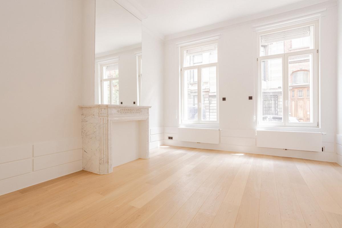 Stéphanie : Superbe rez 2 chambres + jardin remis à neuf 
