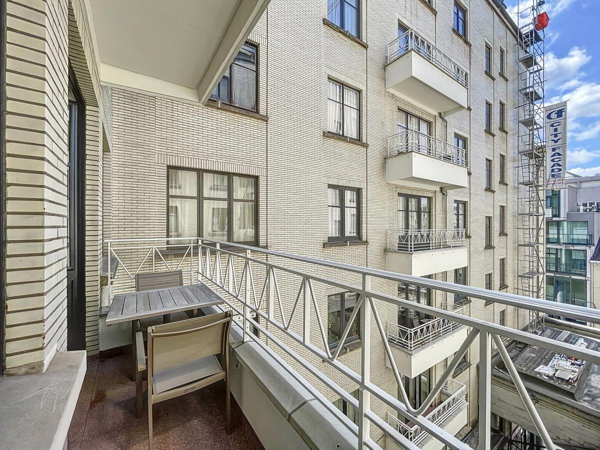 Pl. Monnaie : Superbe appartement 1chambre meublé