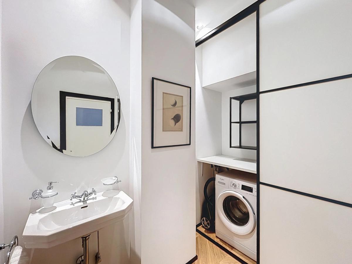 Pl. Monnaie : Superbe appartement 1chambre meublé