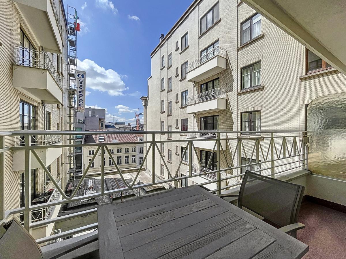 Pl. Monnaie : Superbe appartement 1chambre meublé