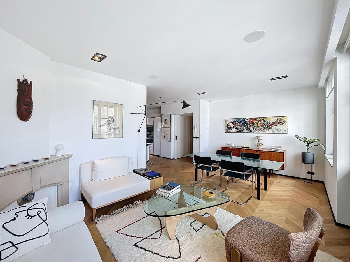 Pl. Monnaie : Superbe appartement 1chambre meublé