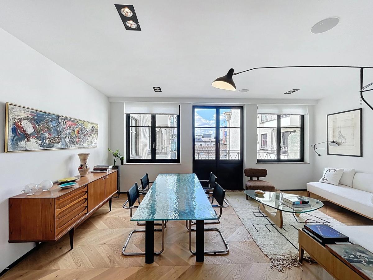 Pl. Monnaie : Superbe appartement 1chambre meublé