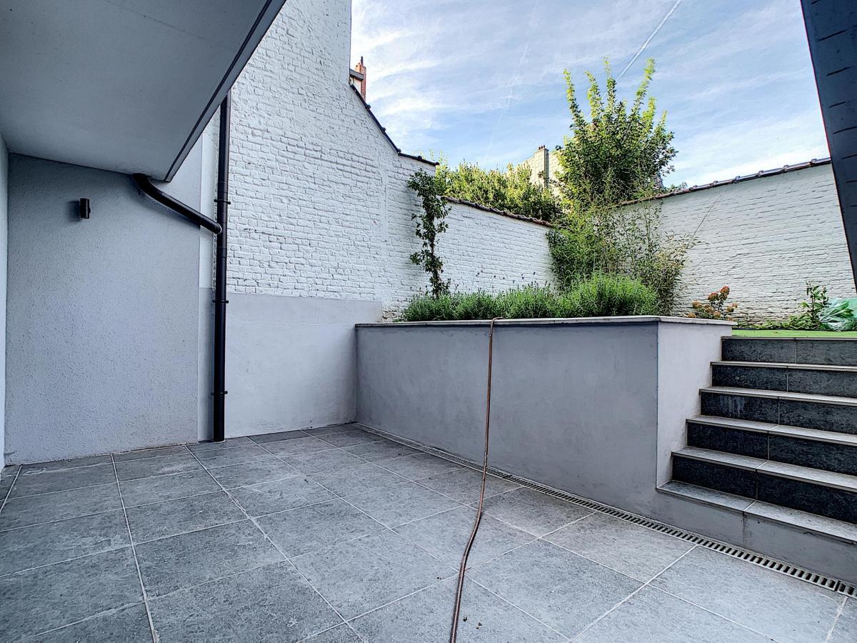 VDK : Superbe RDC avec jardin remis à neuf en 2019