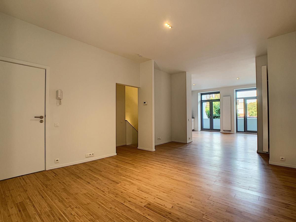 VDK : Superbe RDC avec jardin remis à neuf en 2019