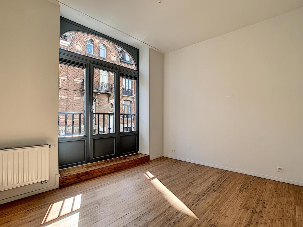 VDK : Superbe RDC avec jardin remis à neuf en 2019