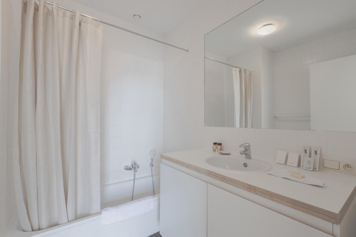 Molière: Appartement 70 m² rénové 1 ch, 1 sdb, 2 balcons