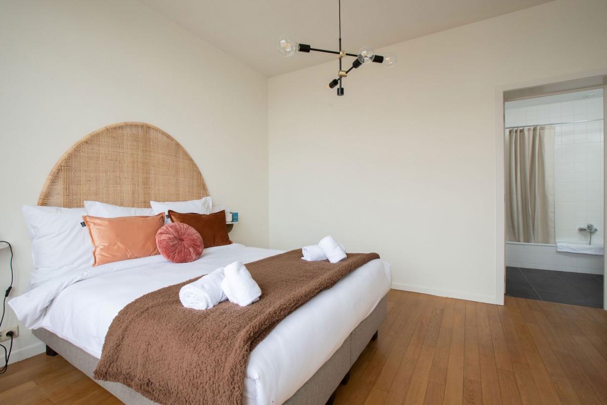 Molière: Appartement 70 m² rénové 1 ch, 1 sdb, 2 balcons