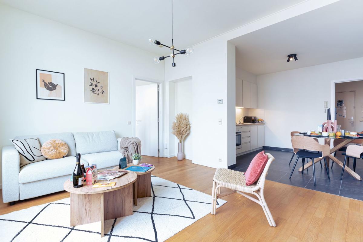 Molière: Appartement 70 m² rénové 1 ch, 1 sdb, 2 balcons