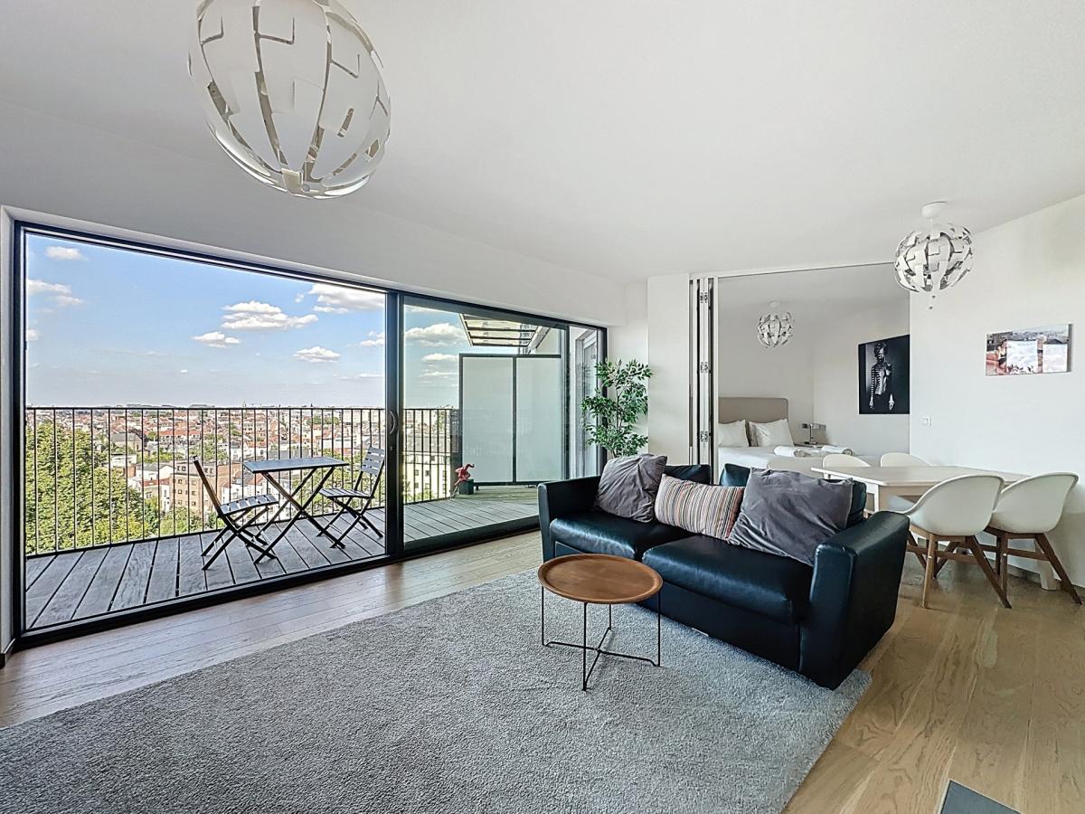 Louise/Quadrian : Superbe appartement meublé + terrasse