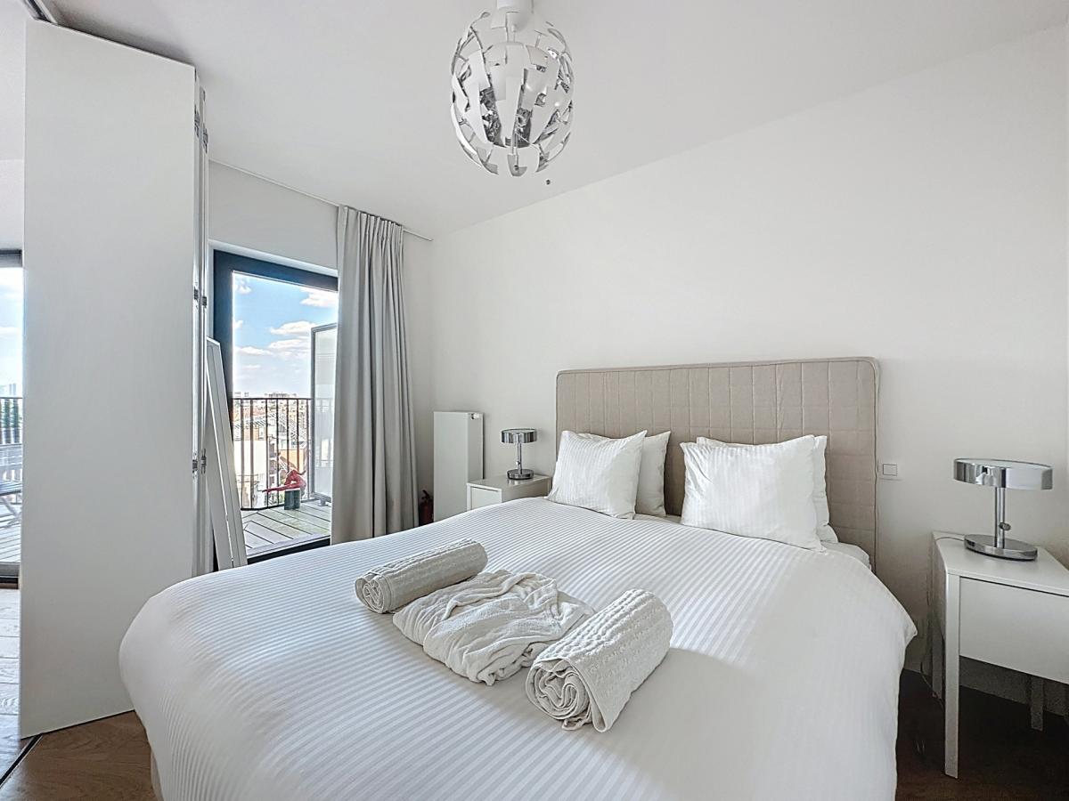 Louise/Quadrian : Superbe appartement meublé + terrasse