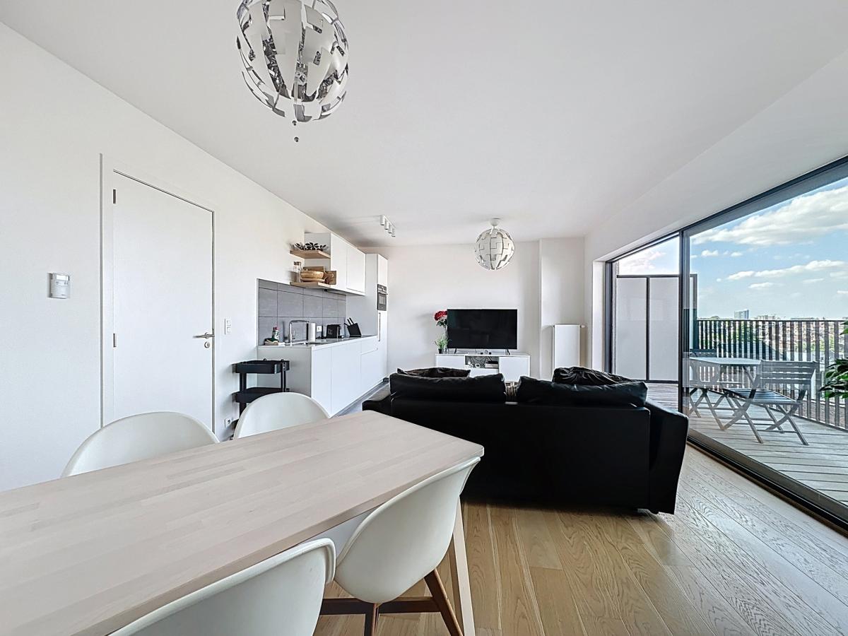 Louise/Quadrian : Superbe appartement meublé + terrasse