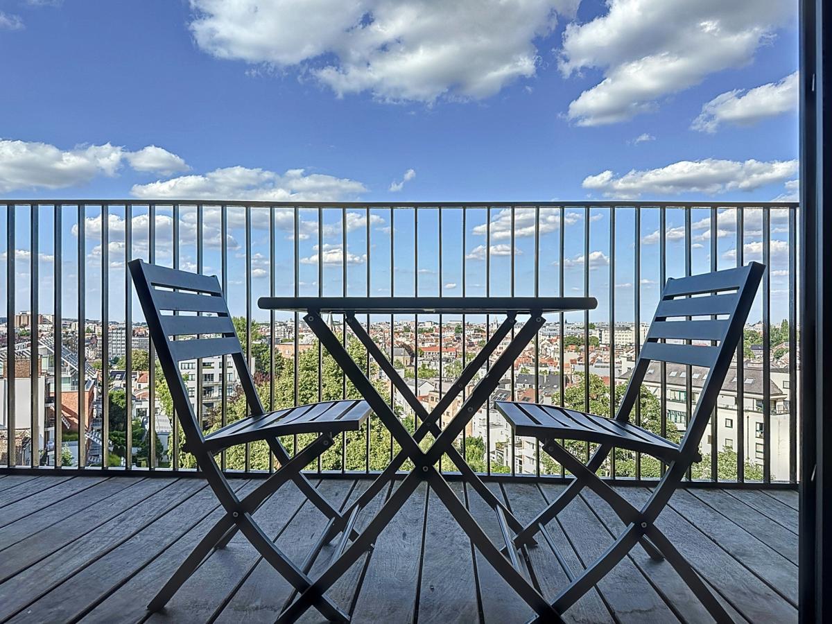 Louise/Quadrian : Superbe appartement meublé + terrasse